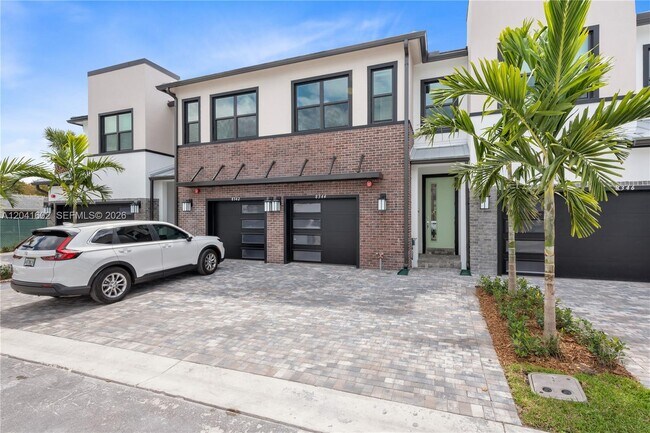 Building Photo - 8344 NW 7th Ct