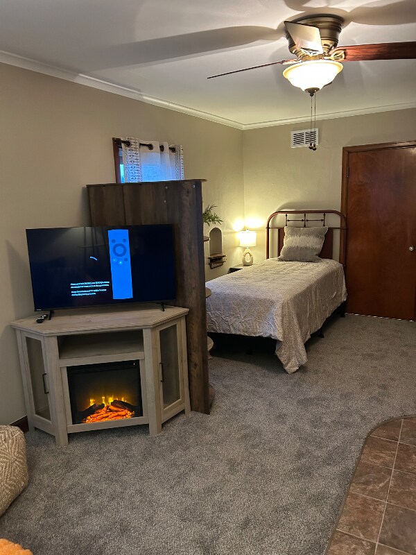 Building Photo - 320 W Hayes St