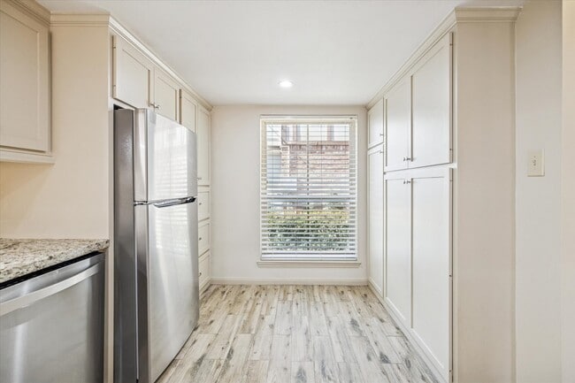 Foto del edificio - 14703 Barryknoll Ln