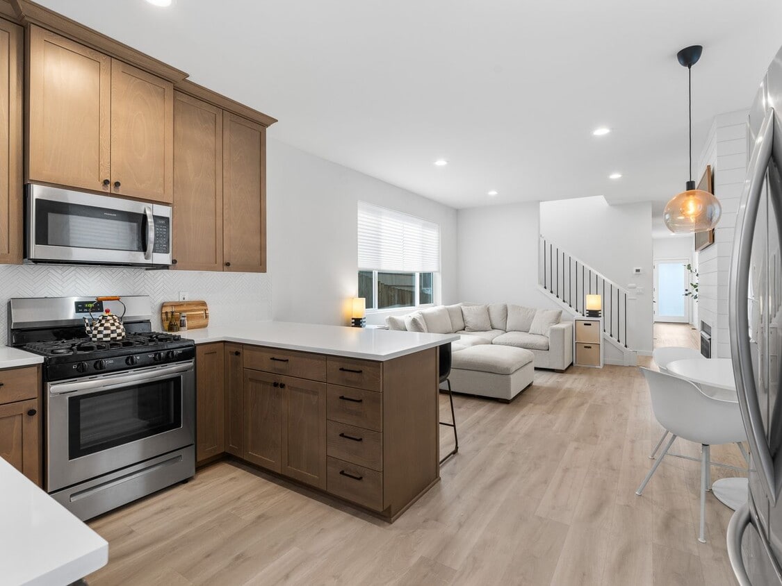 Primary Photo - Light-Filled w/ Modern Finishes - 3?Bed / ...