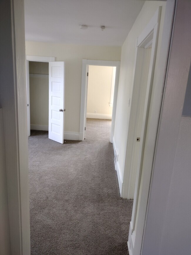 8240 W Cold Spring Rd, Greenfield, WI 53220 House Rental in