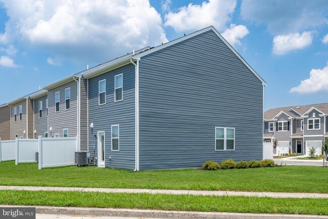 Building Photo - 1408 SUGARPLUM Ln