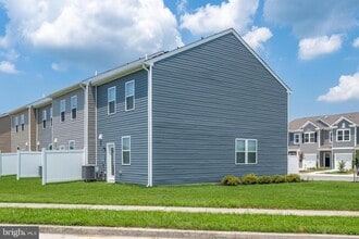 Building Photo - 1408 SUGARPLUM Ln