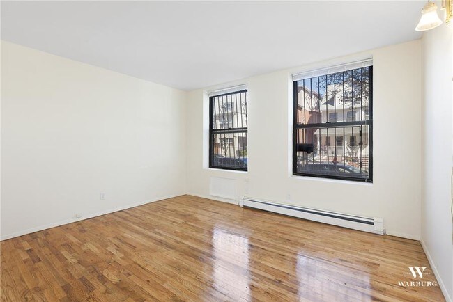 Foto del edificio - 482 E 9th St