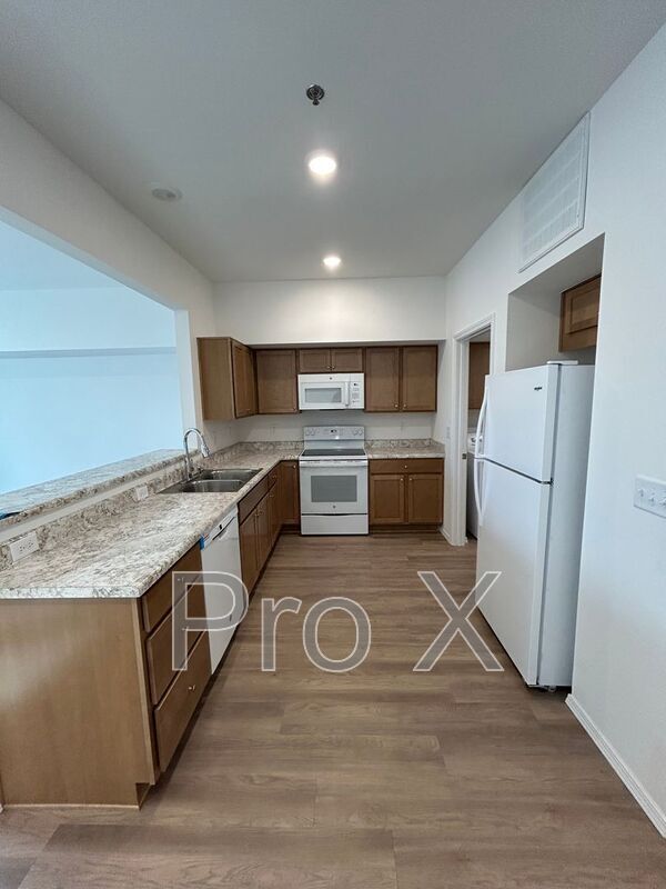 Foto del edificio - 2802 W Mockingbird Ln
