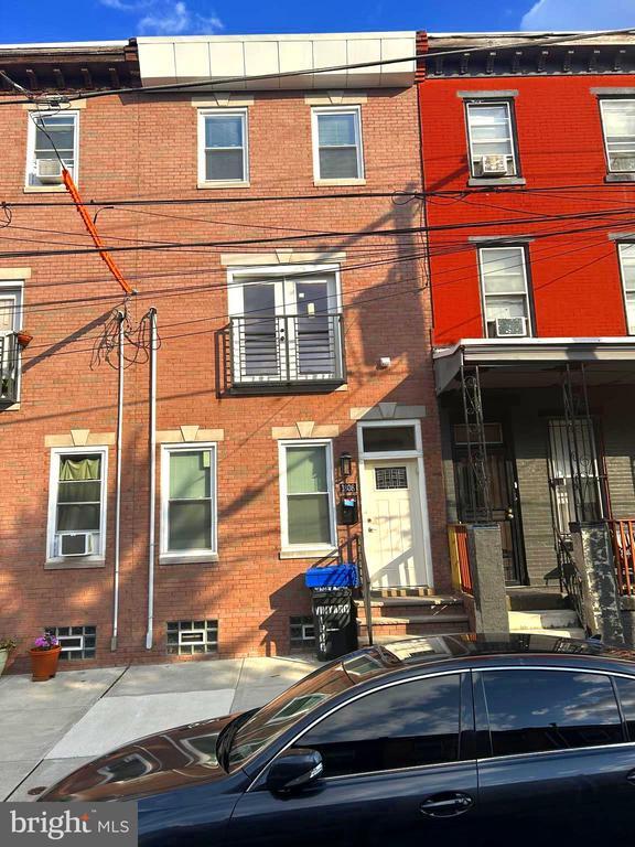 Primary Photo - 1808 Vineyard St