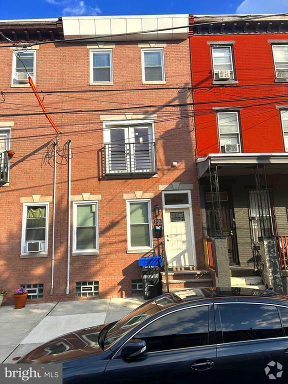 Building Photo - 1808 Vineyard St