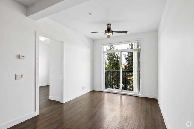 2 chambres, 1 salle de bain - 678 pi² - Salon - Herons Landing