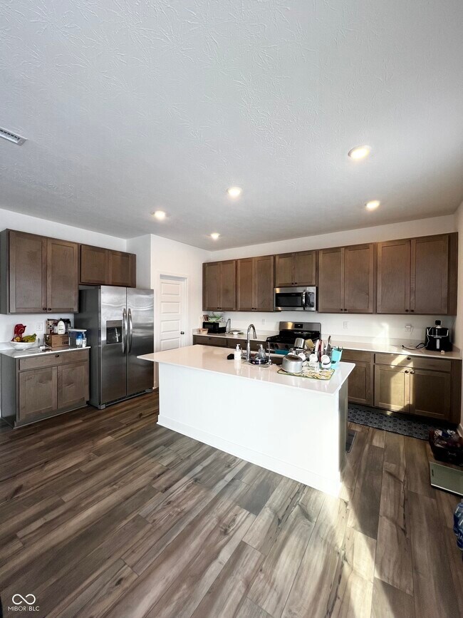 Building Photo - 2725 Linwood Ave