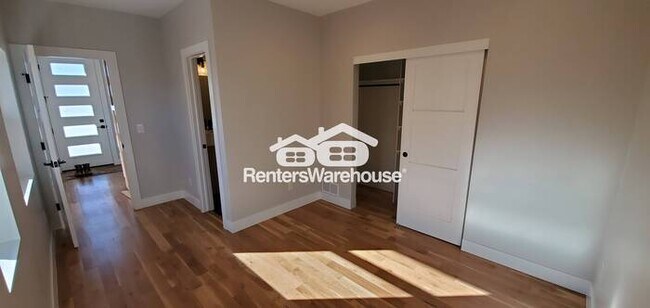 Foto del edificio - Beautiful 2 bed 2.5 bath Townhome Availabl...