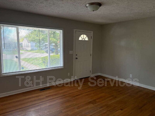 Building Photo - 4615 N Hartman Dr