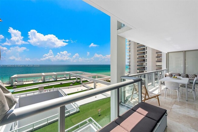 Foto del edificio - 6799 Collins Ave