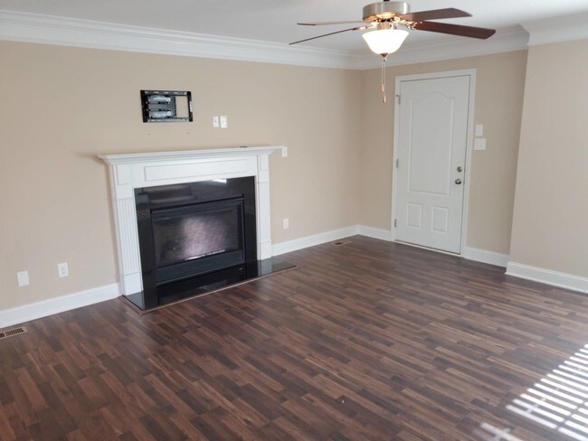 Foto del edificio - 2827 Red Ellis Ln