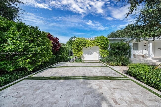 Building Photo - 919 Granada Groves Ct