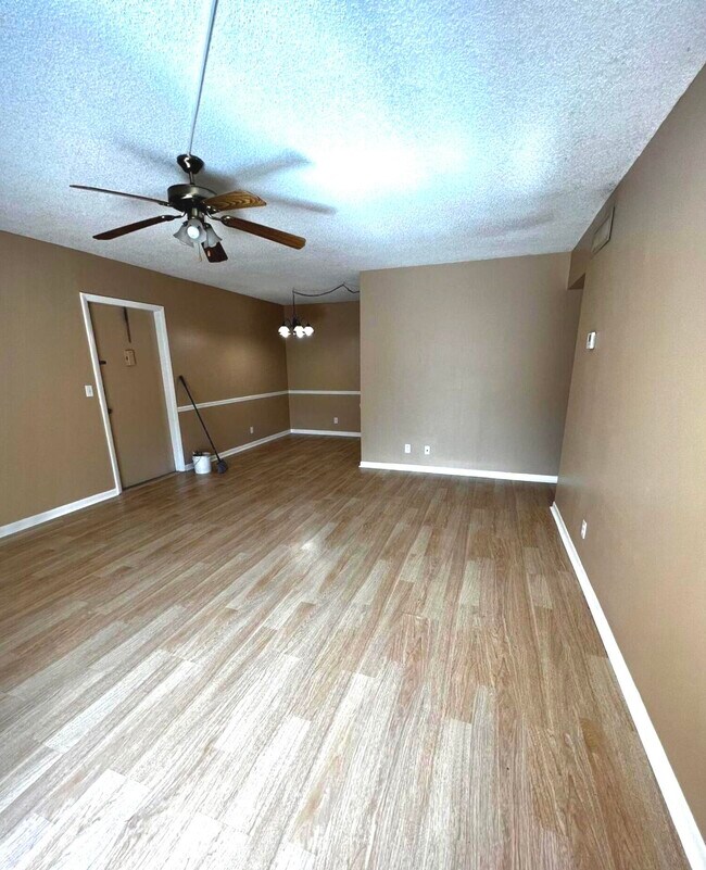 Foto del edificio - 618 NW 13th St