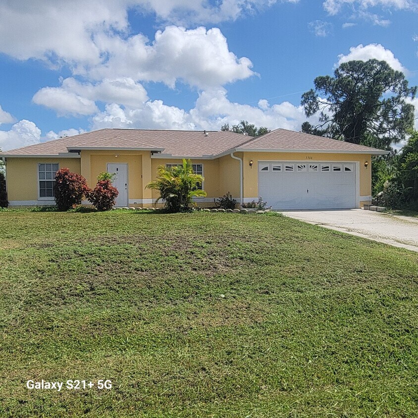 Foto principal - 3306 8th St W
