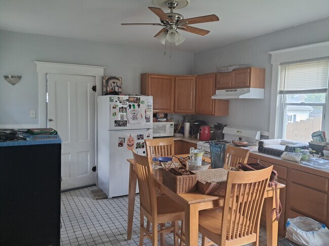 Foto del edificio - 410 W Columbia Ave