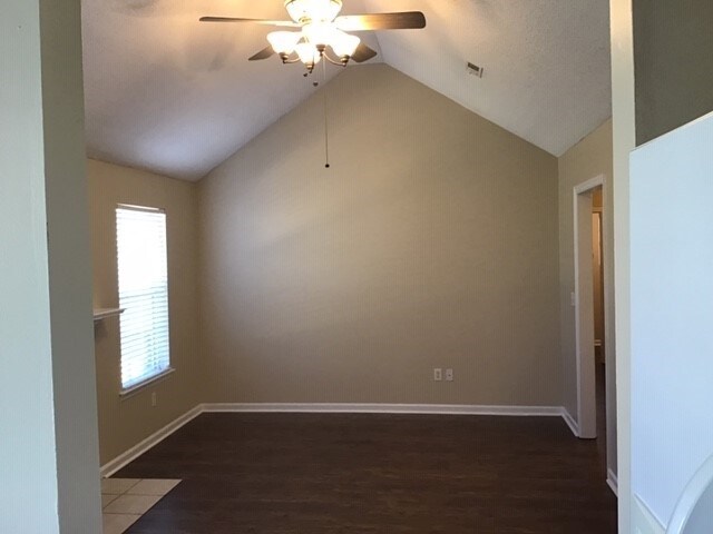 Foto del edificio - 7662 Brookdale Boulevard