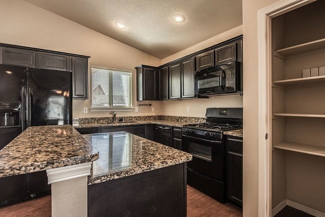 Foto del edificio - 3 br, 2 bath House - 14624 Friesian Trail