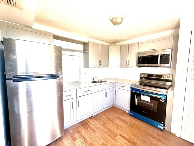 Foto del edificio - 1401 NE 191st St