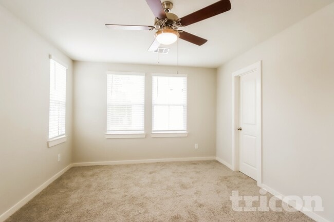 Interior Photo - Tricon Willow Creek