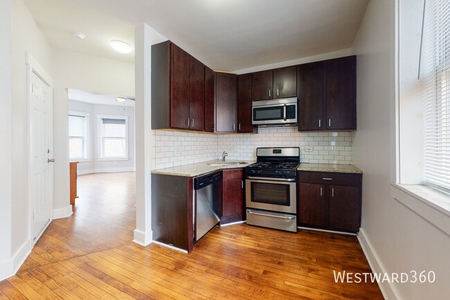 Foto del edificio - 1664 W Farwell Ave