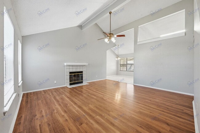 Photo - 1069 W Hills Terrace House