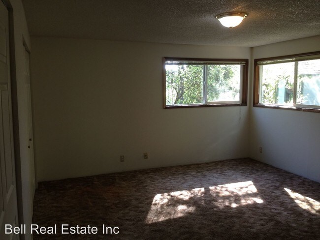 Building Photo - 1510 Riverview St