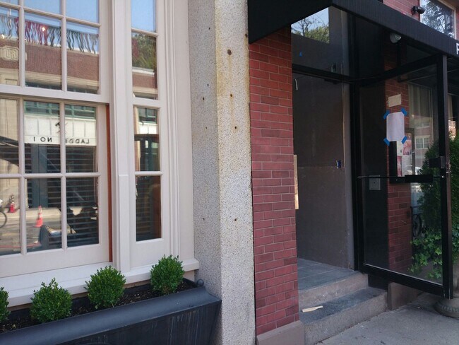 Building Photo - 419 Hanover St