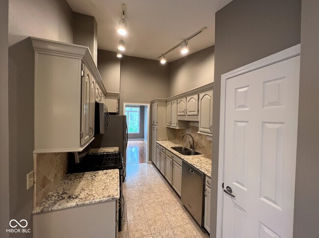Foto del edificio - 1727 Creekside Ln W
