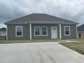 Building Photo - 107 Loyal Ln