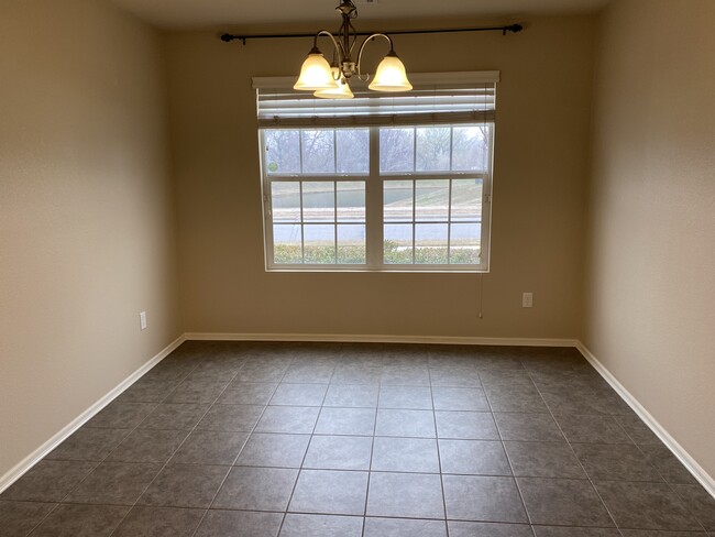 Dining Room - 10903 N 117th E Ave