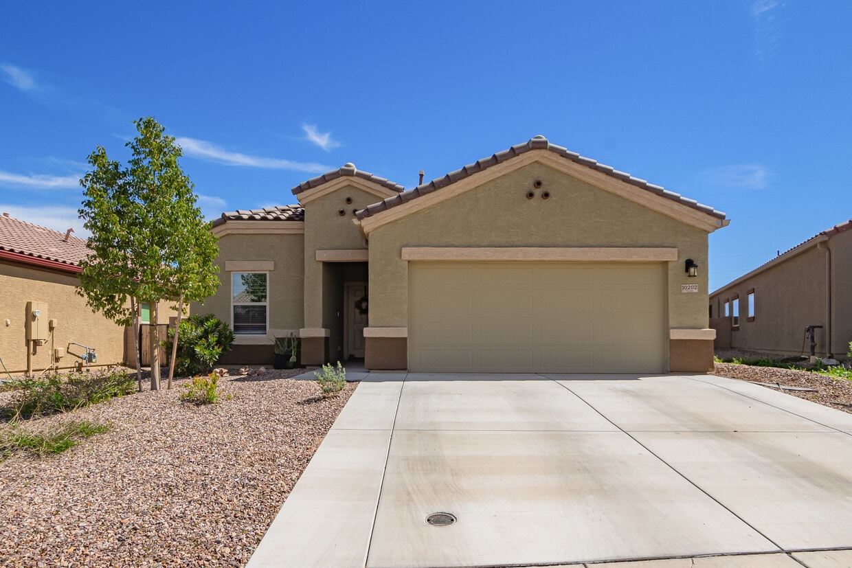10202 N Crooked Peak Trail, Marana, AZ 85653 House Rental in Marana