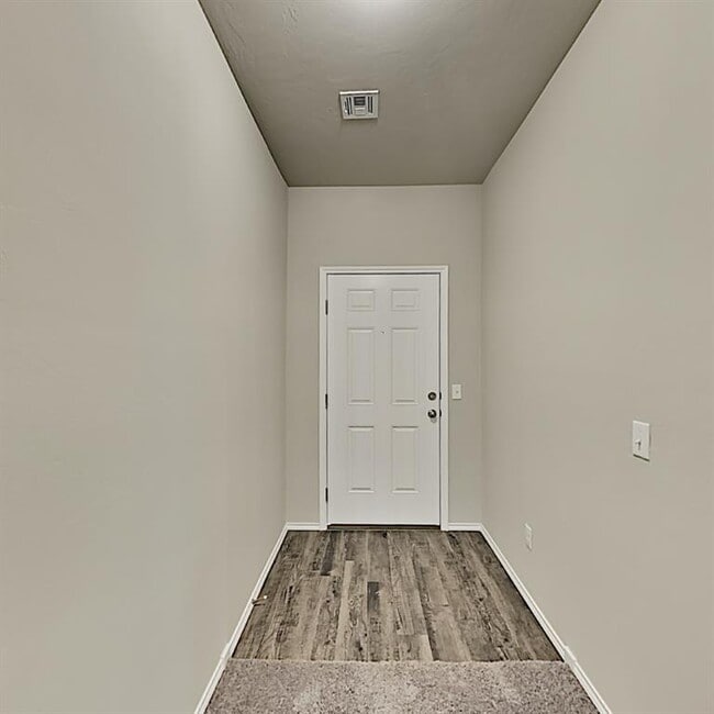 Foto del edificio - 1825 Sloane Dr