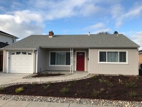 Building Photo - 1833 Nash Dr