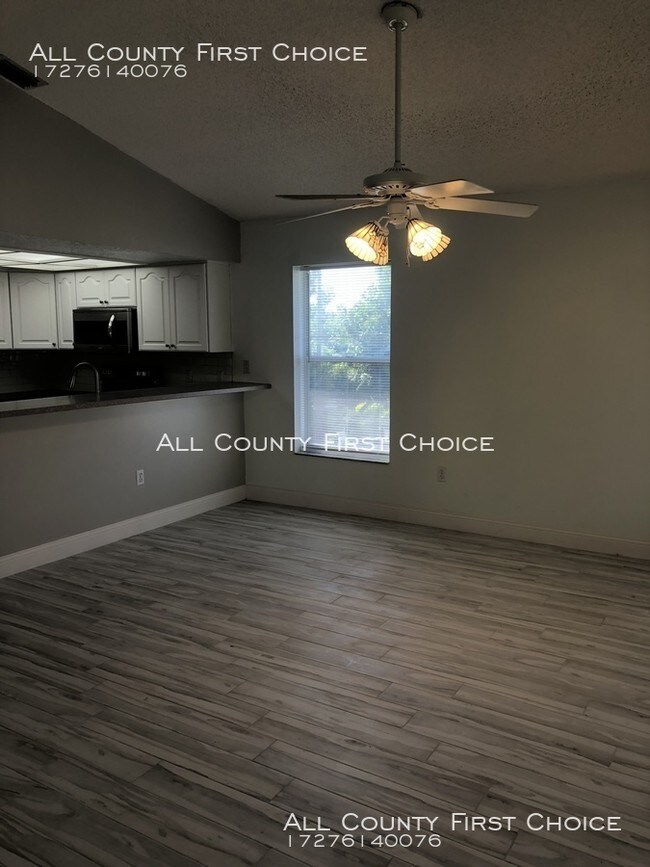 Building Photo - Amazing Belleair Beach location