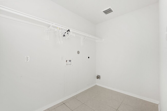 Foto del edificio - 7523 Parkview Dr