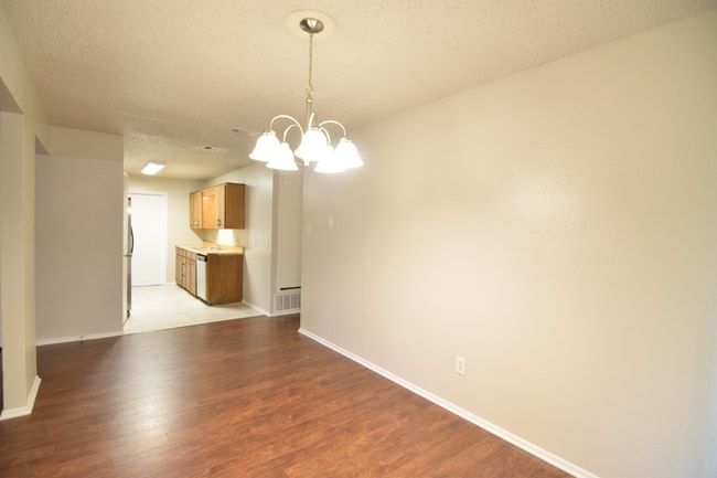 Building Photo - 1712 Moonlight Dr