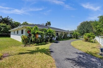 Building Photo - 7360 SW 120th St