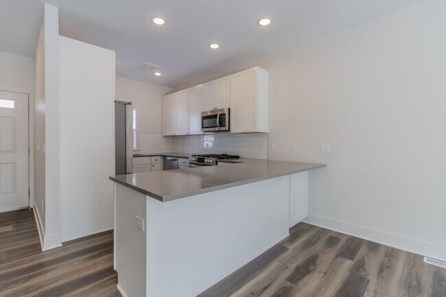 Foto del edificio - Premier Place and Premier Living!