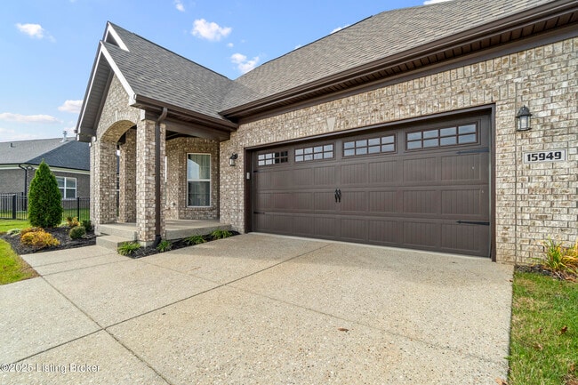 Foto del edificio - 15949 Cumberland Lake Cir