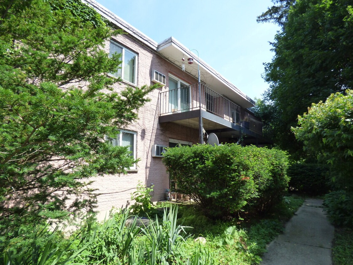 Foto principal - 91 W Crystal Lake Ave