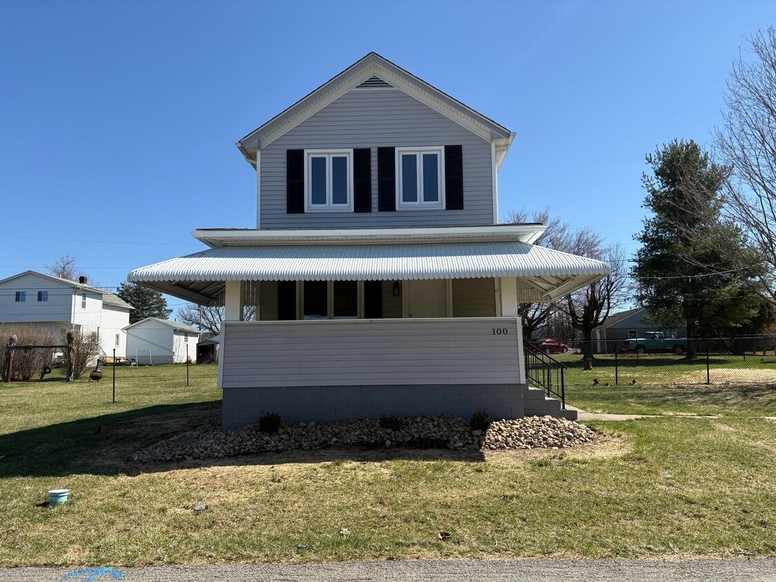 BEAUTIFULLY UPDATED 2 Bedroom / 1.5 Bath home in Penn Trafford School District - BEAUTIFULLY UPDATED 2 Bedroom / 1.5 Bath home in Penn Trafford School District
