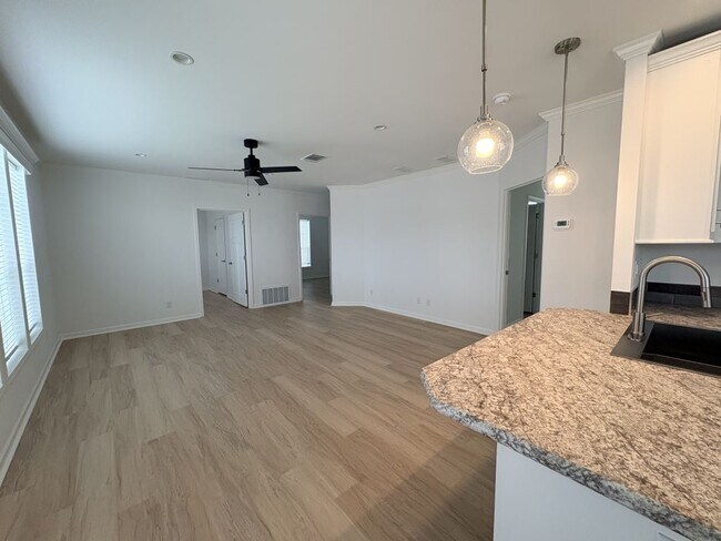 Foto del edificio - 1646 Voyager Dr