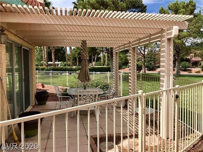 Building Photo - 7260 Vista Bonita Dr