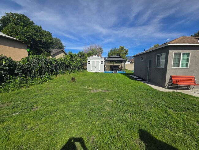 Foto del edificio - 1030 W Temple St