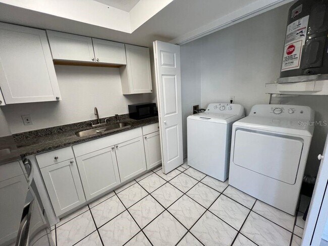 Foto del edificio - 2773 Cypress Dr