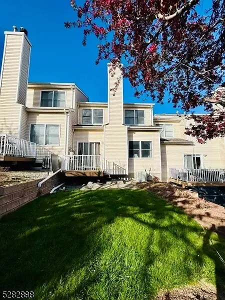 Foto del edificio - 154 Springhill Dr