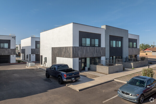 Foto del edificio - Village Crossing at Broadway