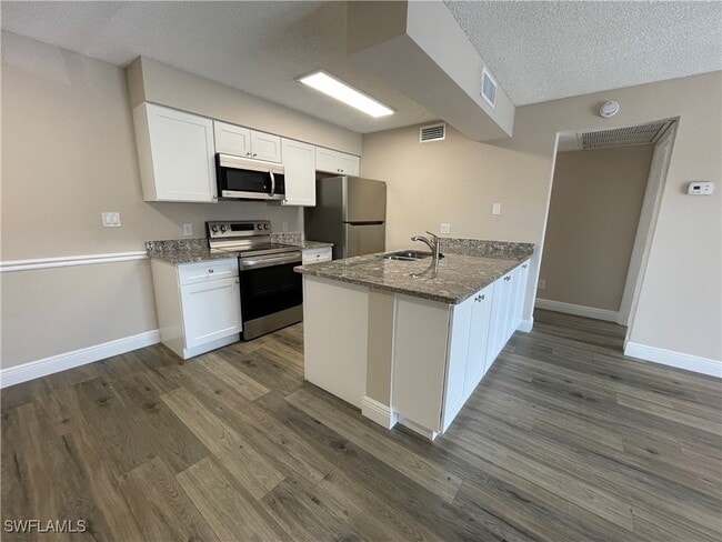 Foto del edificio - 5317 Summerlin Rd